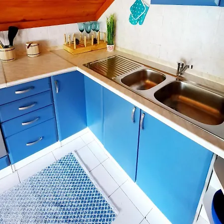 Semesterbostad Kuca Za Odmor Delak Fužine